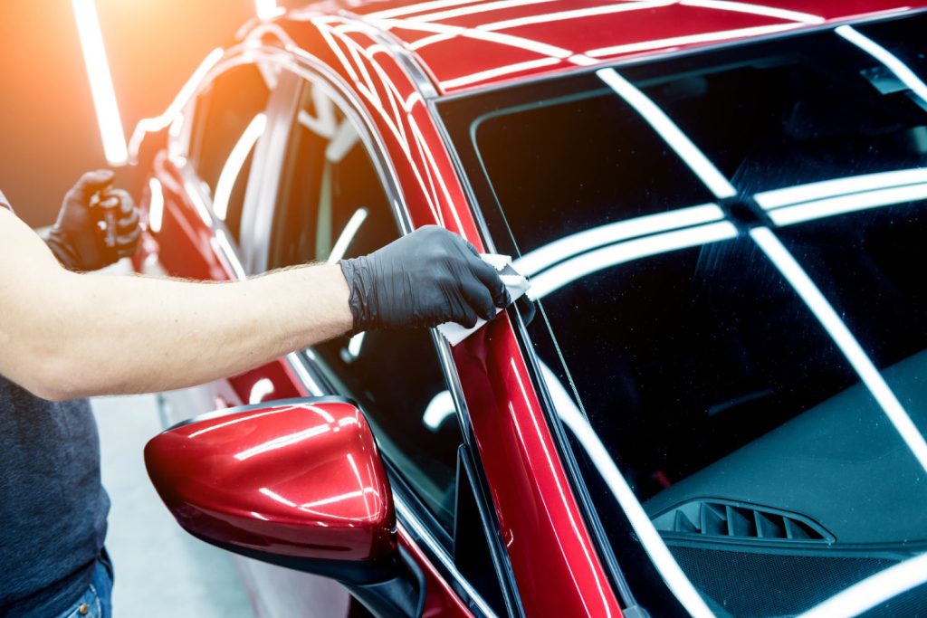 Ceramiczna powłoka ochronna na lakier samochodowy to doskonała inwestycja dla troskliwych właścicieli pojazdów.